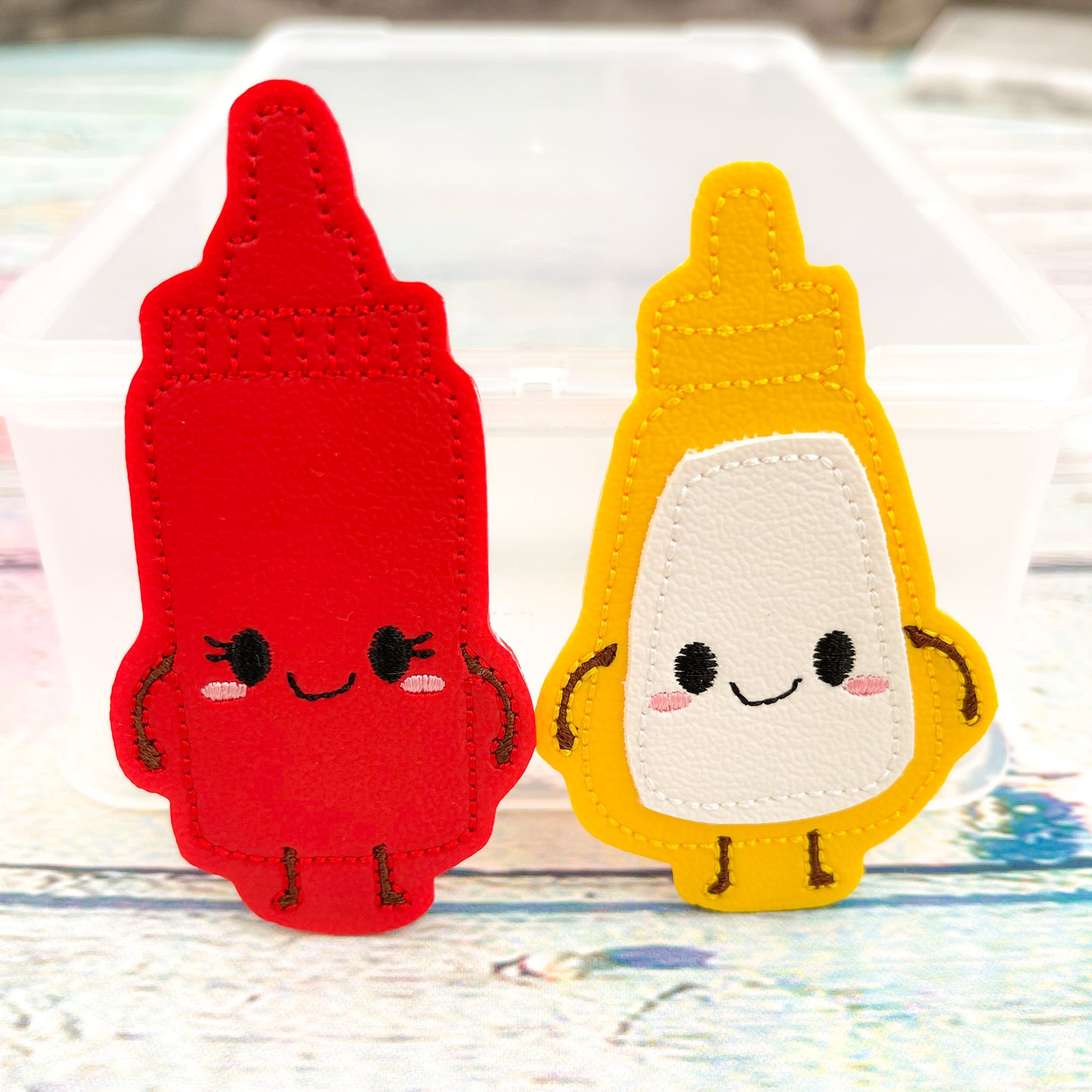 Ketchup and Mustard Perfect Pairs Finger Puppet Set